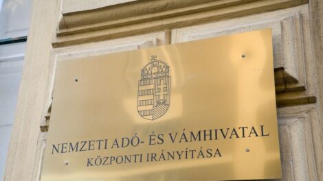 Megkezdi az adószámla-értesítők kiküldését a NAV