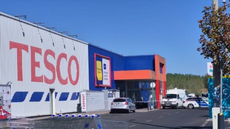 Négymillió forintot zsákmányoltak a sátoraljaújhelyi Tesco ATM-jéből