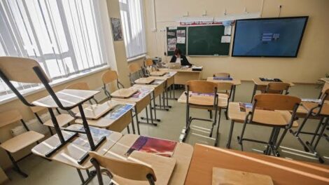 Nyugodtabb, gyermekközpontúbb iskolákat szeretne a kormány