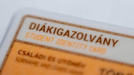 A diákigazolvány kártyaszáma kell a kedvezményes bérlethez