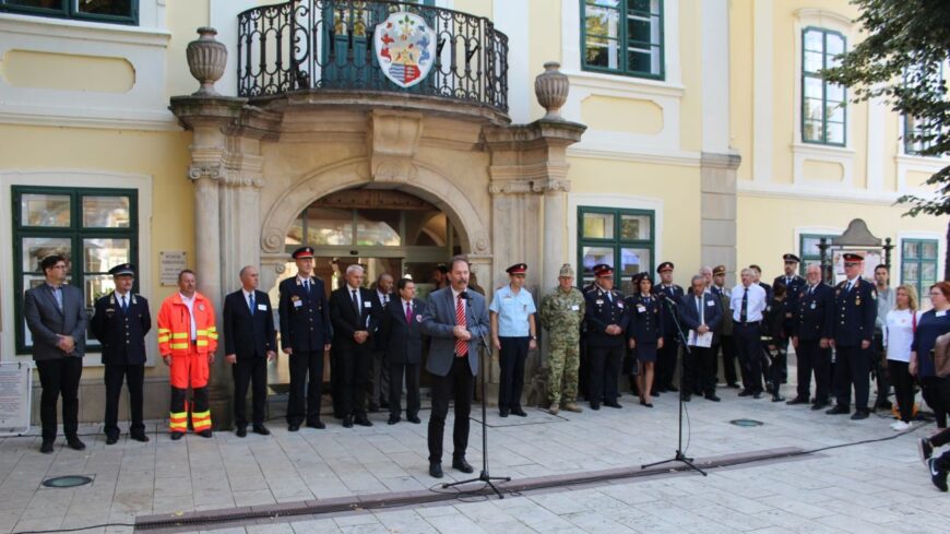 img_Tuzoltasi_es_muszaki_mentesi_bemutatoval_is_varjak_az_erdeklodoket_a_Biztonsag_Napjan_Satoraljaujhelyen