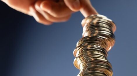 Jövő augusztusban kell először adót fizetni az egymilliárd forint feletti vagyonok után